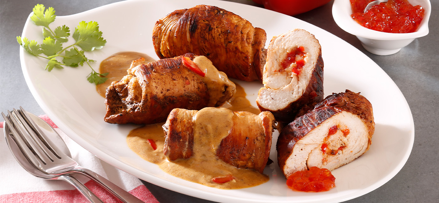 Putenröllchen mit Paprika-Gelee-Füllung Putenröllchen mit Paprika-Gelee-Füllung