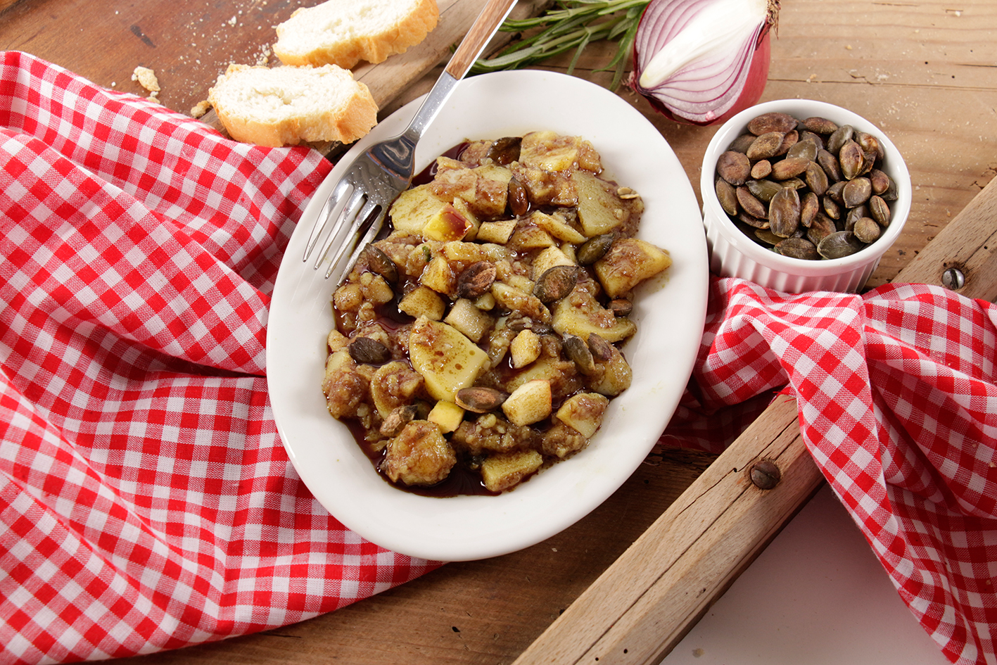 Kartoffelsalat mit Kürbiskernöl M Kartoffelsalat mit Kürbiskernöl M