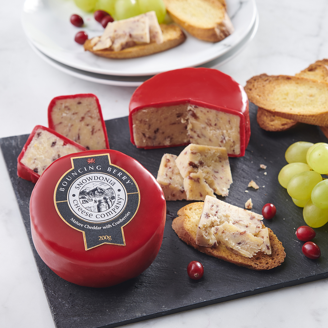 BOUNCING BERRY® Mature Cheddar with Cranberries