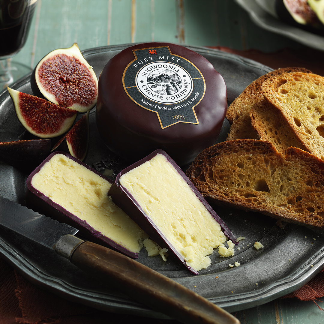RUBY MIST® Mature Cheddar with Port & Brandy